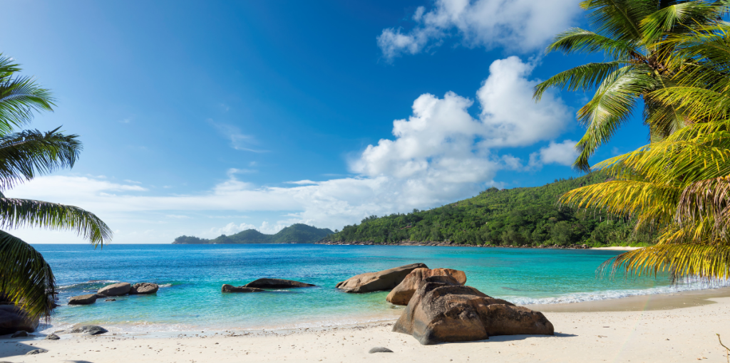 Confira neste artigo as melhores praias para visitar em outubro no Brasil. Aproveite estas dicas para planejar suas férias com sua família.